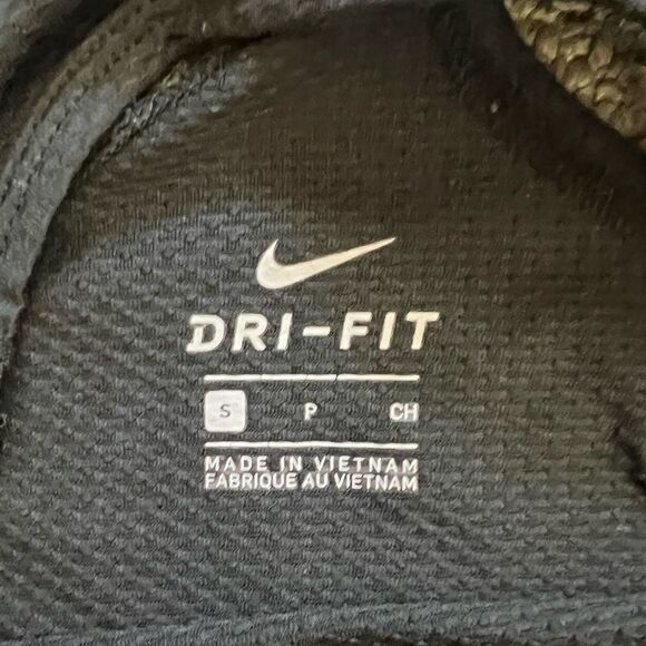 NIKE DRI FIT Black Lightweight Cut Out Workout Long Sleeve Top S - Picture 7 of 7